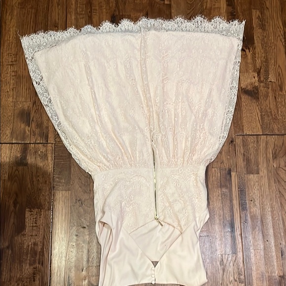 Elegant Lace Kids Dress in Soft Pink - Picture 2 of 3